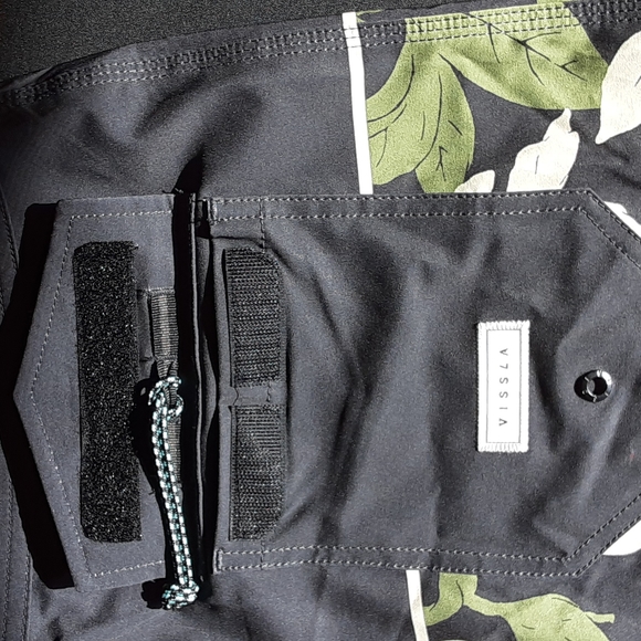 VISSLA men's board/swim shorts - Picture 6 of 10